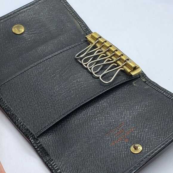 Authentic Louis Vuitton Vintage 2000 Black Epi Leather 6 Key Case - Picture 5 of 12